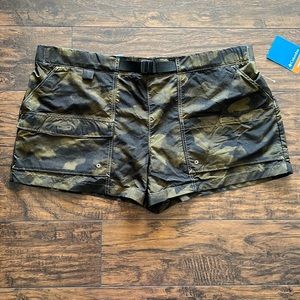 NWT Columbia Short Court Omni-Shade camo shorts size XXL